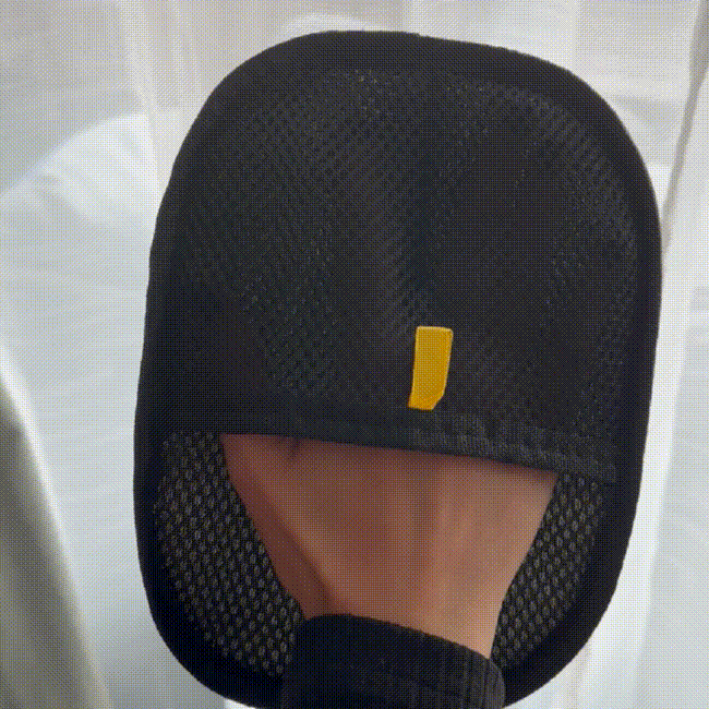 Gant anti-poils en maille – Dites adieu aux vêtements couverts de poils